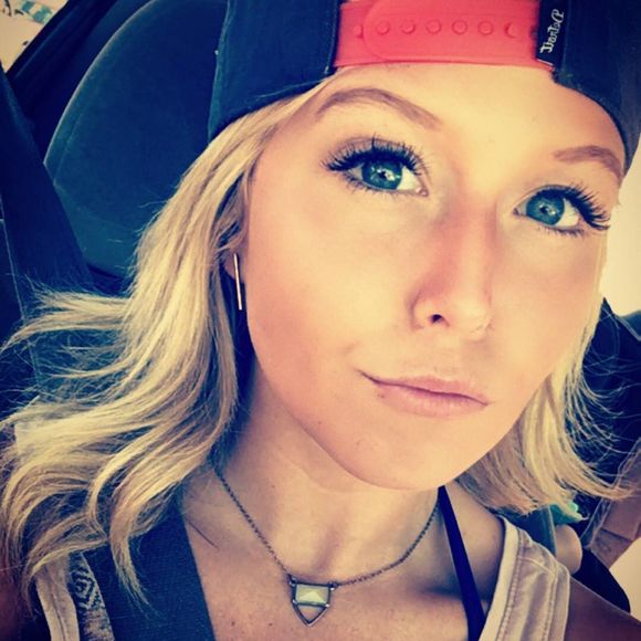 Meet your Posher, Andie - Picture 1 of 1